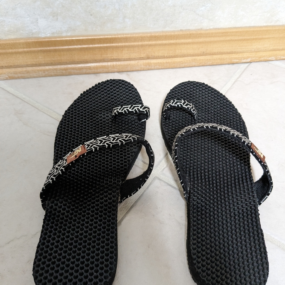 Slide Sandals NWOT - Picture 4 of 4